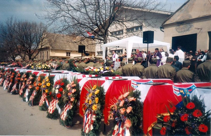 Pokolj u Lovasu